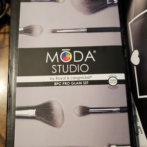 MODA STUDIO 8 PC PRO GLAM MAKEUP BRUSH SET